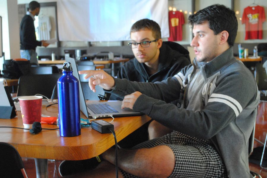 Students Develop Apps in Hackathon Competition 