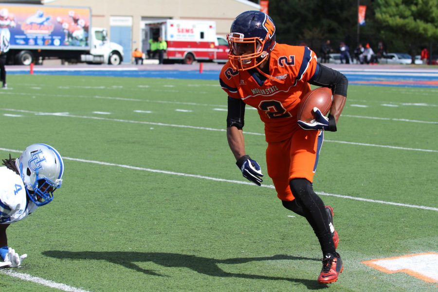 Junior receiver Ricky Fisk running the ball during the Bears' 20-10 loss to Hampton.
(Spokesman photo by Benjamin McKnight III)