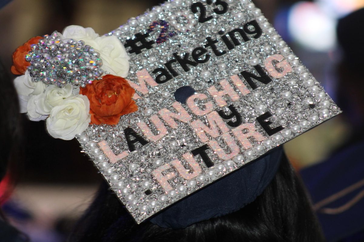 A students decorated mortarboard.
