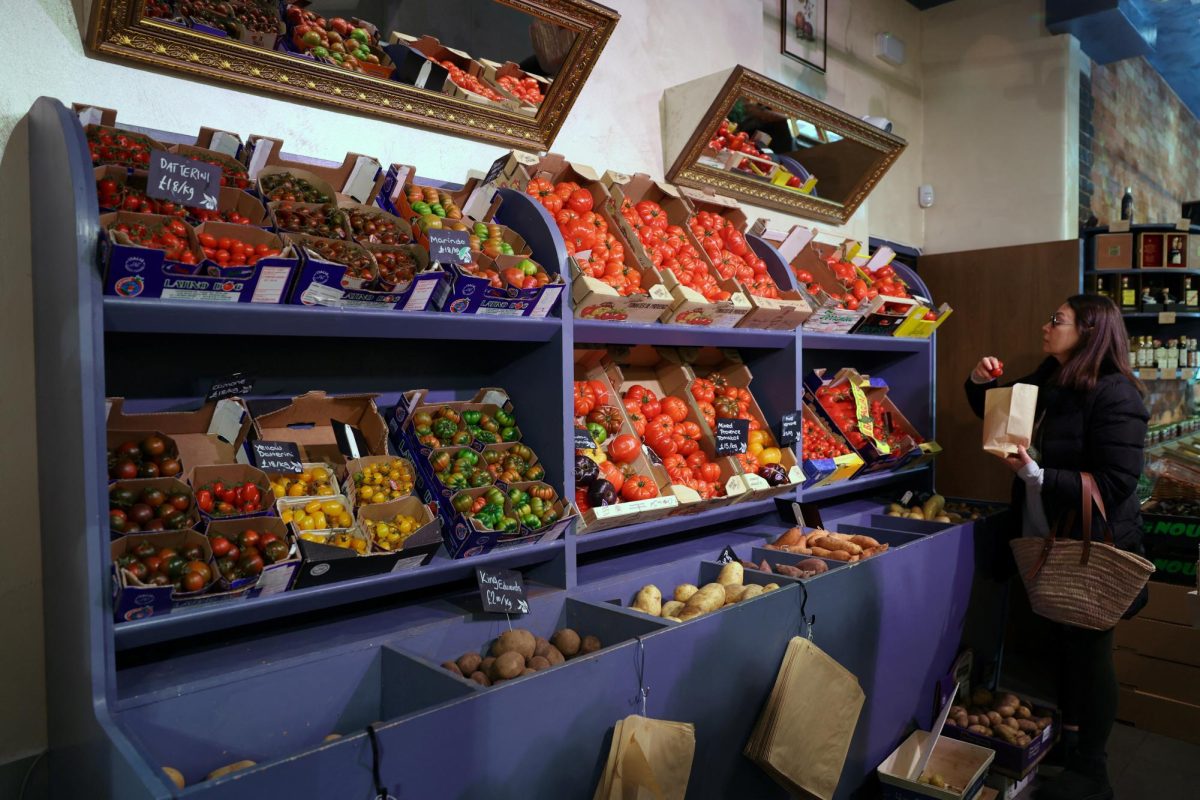 A diet of fruits, vegetables and grains may aid in preventing certain forms of cancer REUTERS/Isabel Infantes